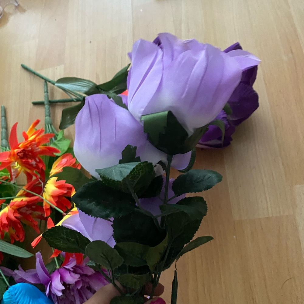 ⭐️Assorted Artificial Flowers!🌟 - Picture 5 of 9